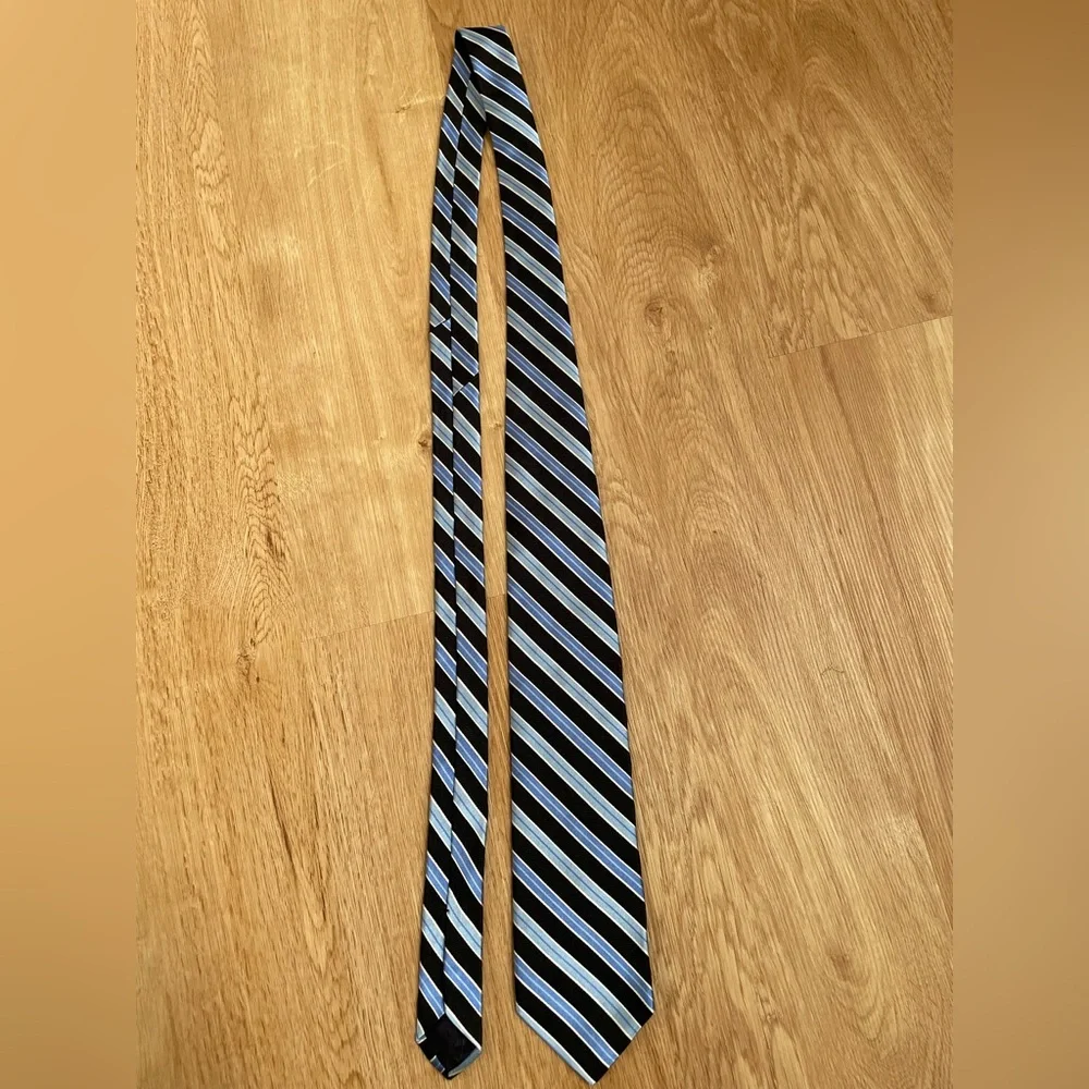 Brooks Brothers silk tie 346 classic preppy blue stripes